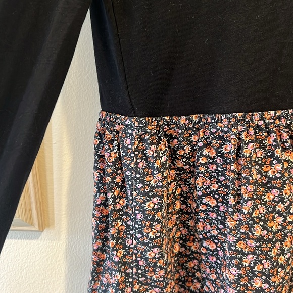 Gap Skater Dress - Picture 3 of 5